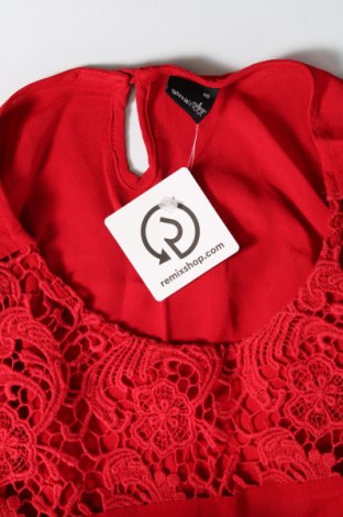 Šaty  Gina Tricot, Velikost M, Barva Červená, Cena  174,00 Kč