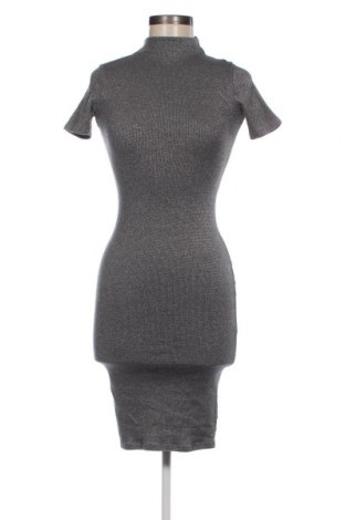 Kleid Pull&Bear, Größe S, Farbe Grau, Preis 8,46 €