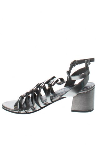 Sandalen Apolina, Größe 37, Farbe Silber, Preis 73,87 €