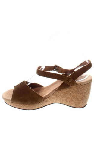 Sandale Clarks, Mărime 42, Culoare Bej, Preț 249,97 Lei