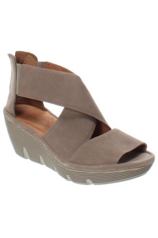 Sandale Clarks, Mărime 41, Culoare Bej, Preț 227,00 Lei