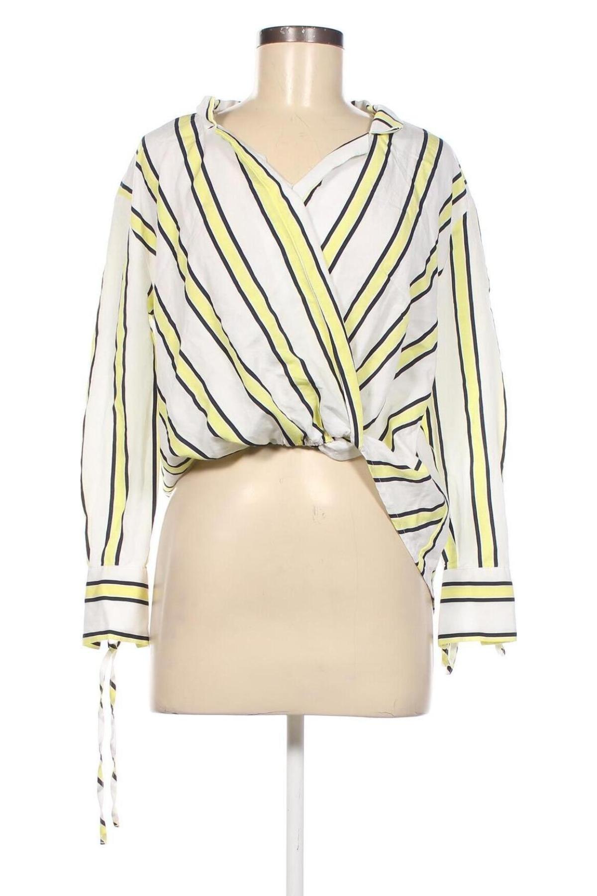 Γυναικεία μπλούζα Bershka, Μέγεθος XS, Χρώμα Πολύχρωμο, Τιμή 5,19 €