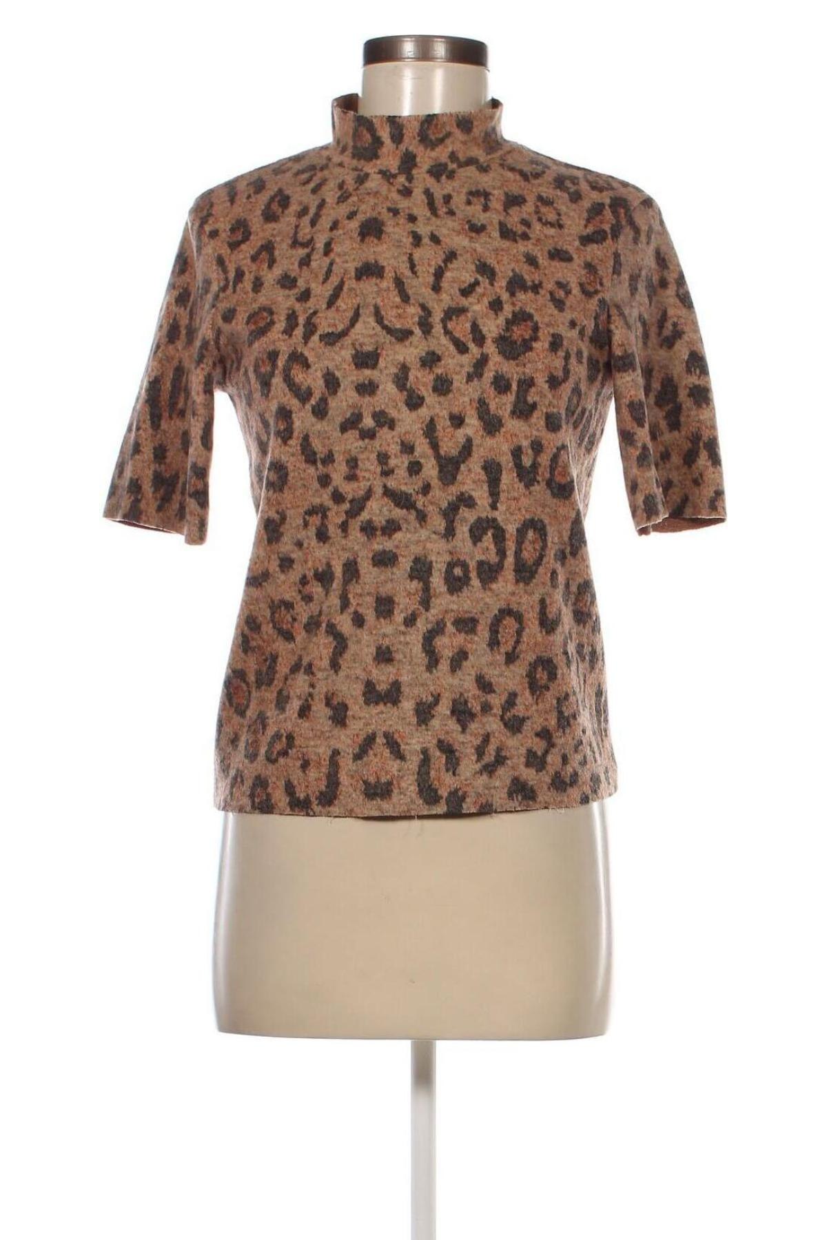 Дамска блуза Bershka, Размер M, Цвят Многоцветен, Цена 10,56 лв.