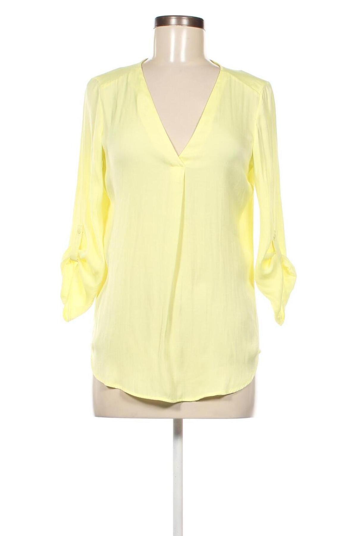 Damen Shirt Stradivarius, Größe S, Farbe Gelb, Preis € 5,10