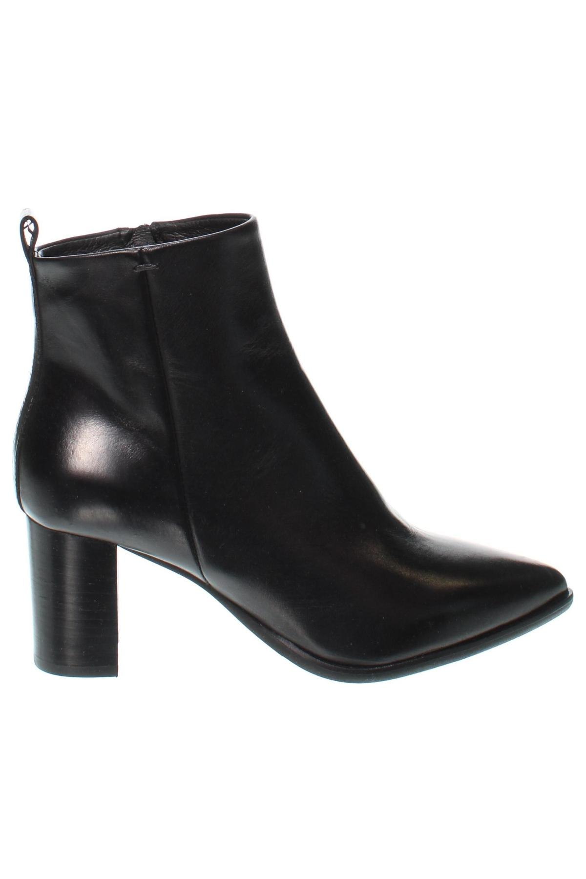 Botine de damă Nude of Scandinavia, Mărime 38, Culoare Negru, Preț 514,47 Lei