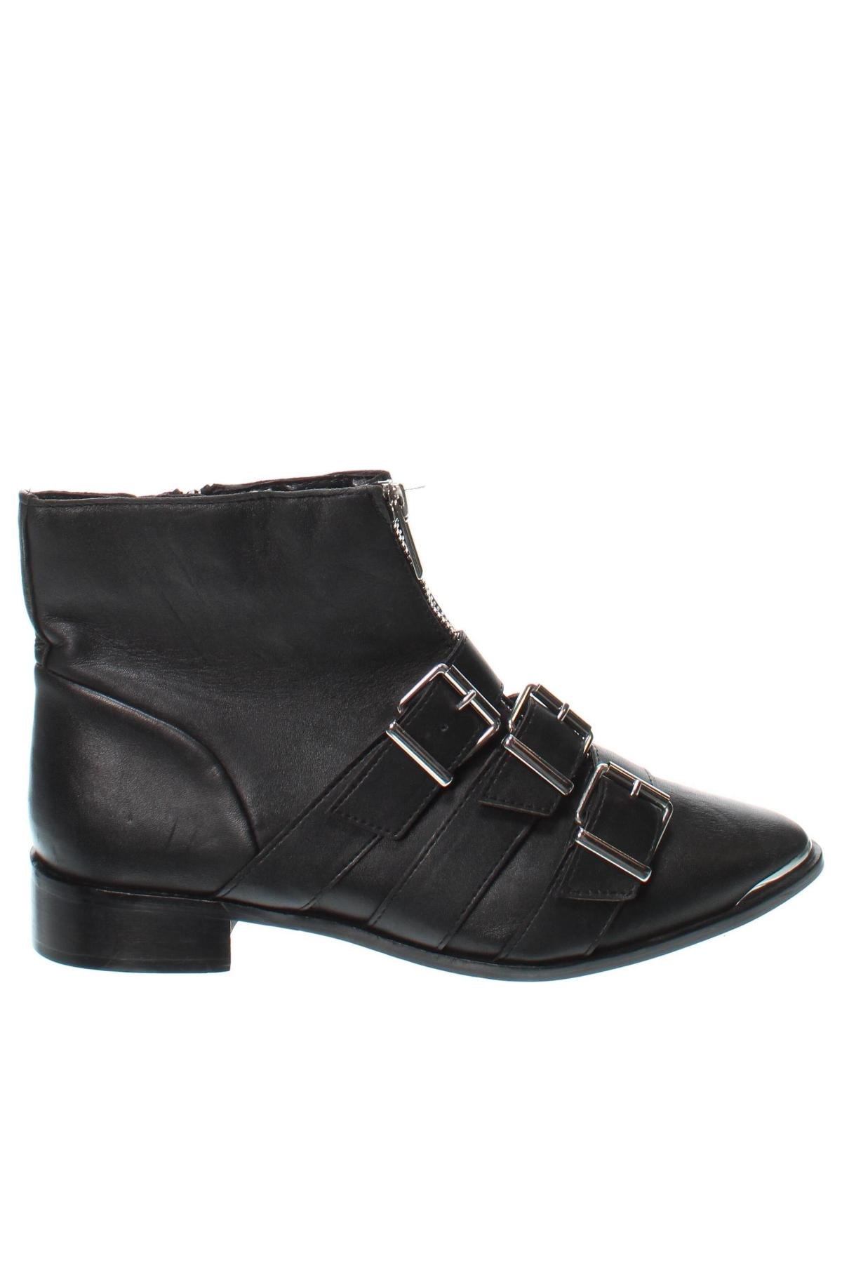 Damen Stiefeletten Stradivarius, Größe 40, Farbe Schwarz, Preis 22,80 €