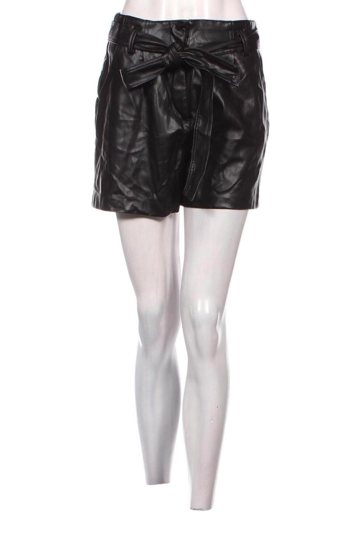 Дамски къс панталон Amisu, Размер M, Цвят Черен, Цена 7,03 лв.