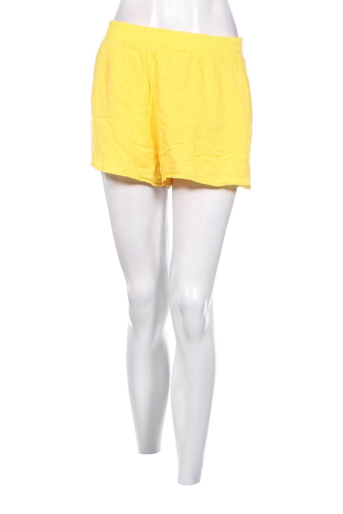 Дамски къс панталон Forever 21, Размер M, Цвят Жълт, Цена 19,99 лв.