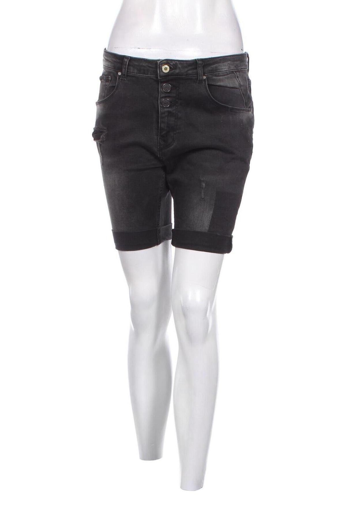 Γυναικείο κοντό παντελόνι ONLY, Μέγεθος M, Χρώμα Μαύρο, Τιμή 10,23 €
