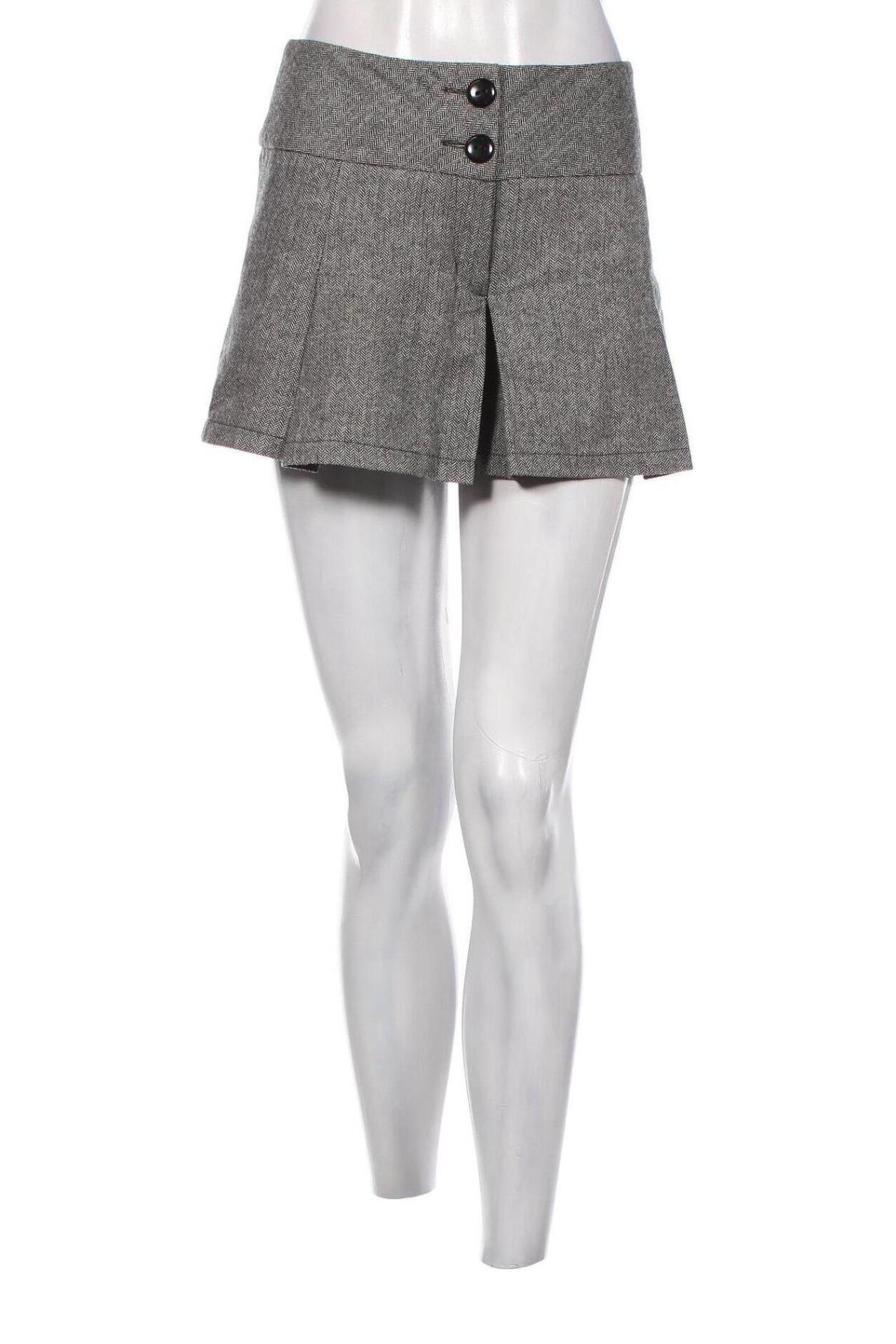Damen Shorts Orsay, Größe M, Farbe Grau, Preis 5,26 €