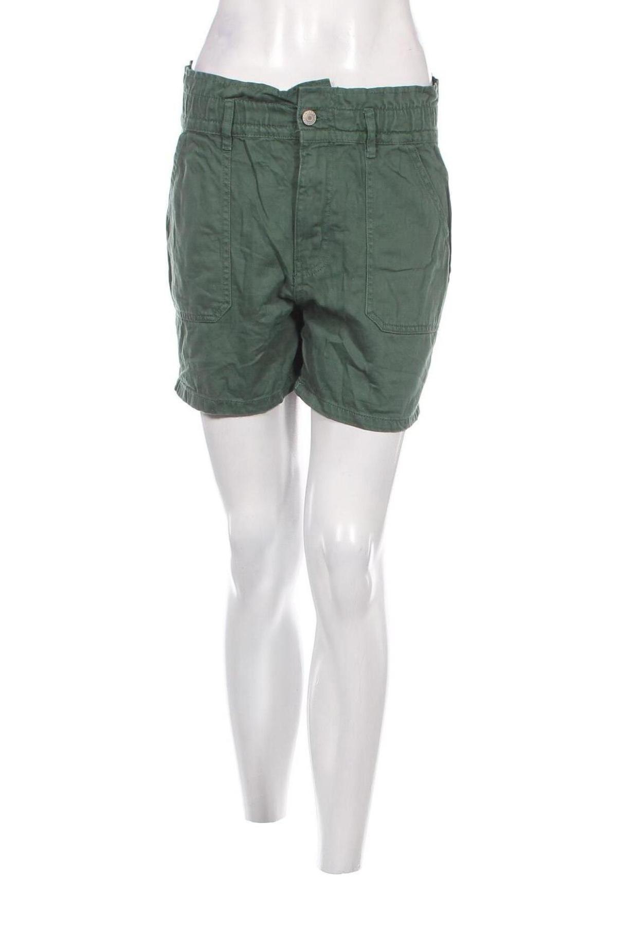 Damen Shorts Pull&Bear, Größe M, Farbe Grün, Preis 13,22 €