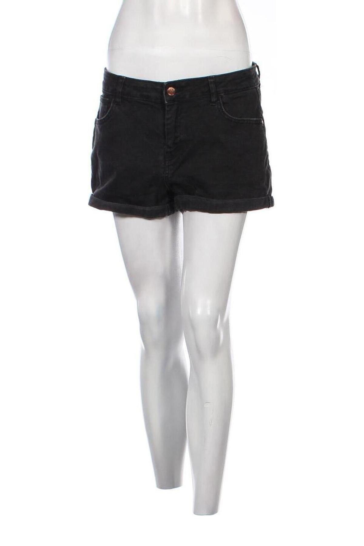 Γυναικείο κοντό παντελόνι Reserved, Μέγεθος M, Χρώμα Μαύρο, Τιμή 11,75 €