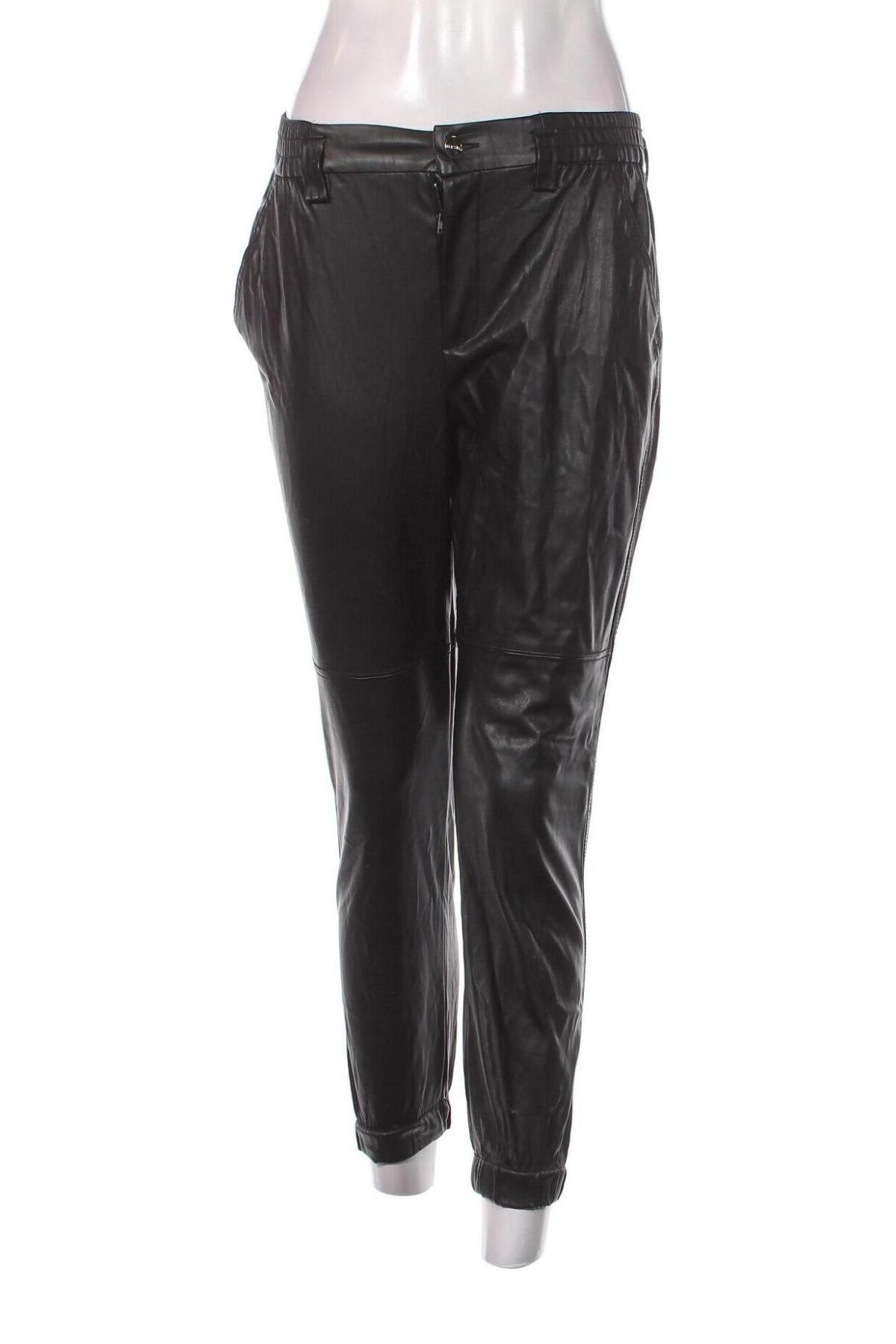 Γυναικείο παντελόνι Bershka, Μέγεθος S, Χρώμα Μαύρο, Τιμή 5,92 €