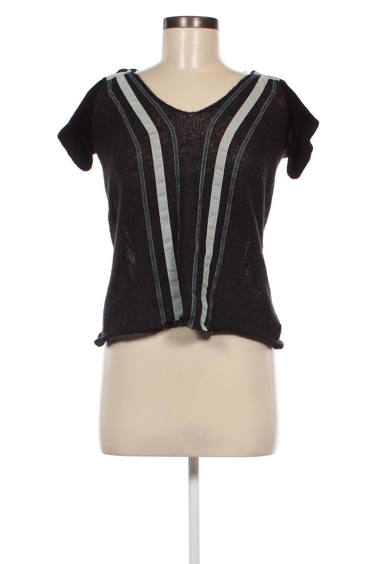 Γυναικείο πουλόβερ Emporio Armani, Μέγεθος M, Χρώμα Μαύρο, Τιμή 120,46 €