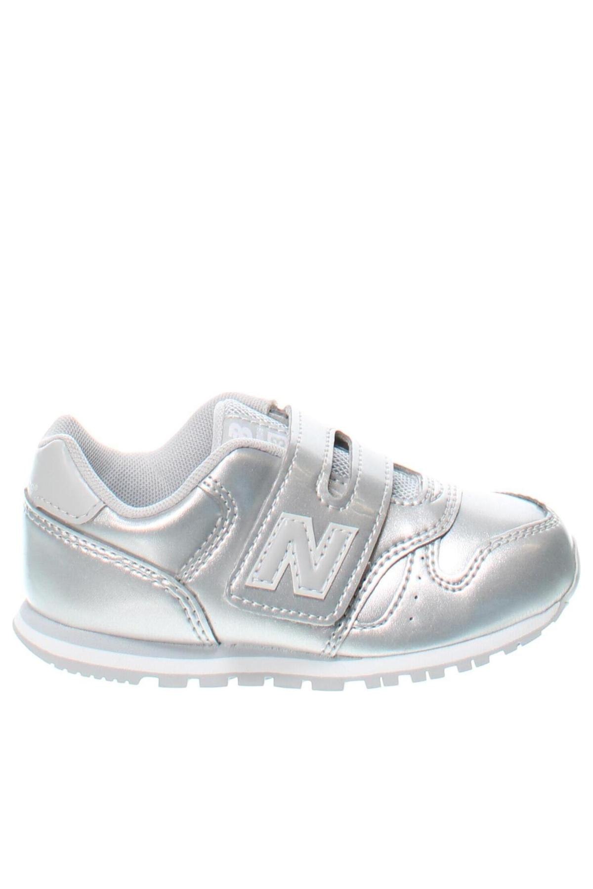 Детски обувки New Balance, Размер 26, Цвят Сребрист, Цена 43,40 лв.
