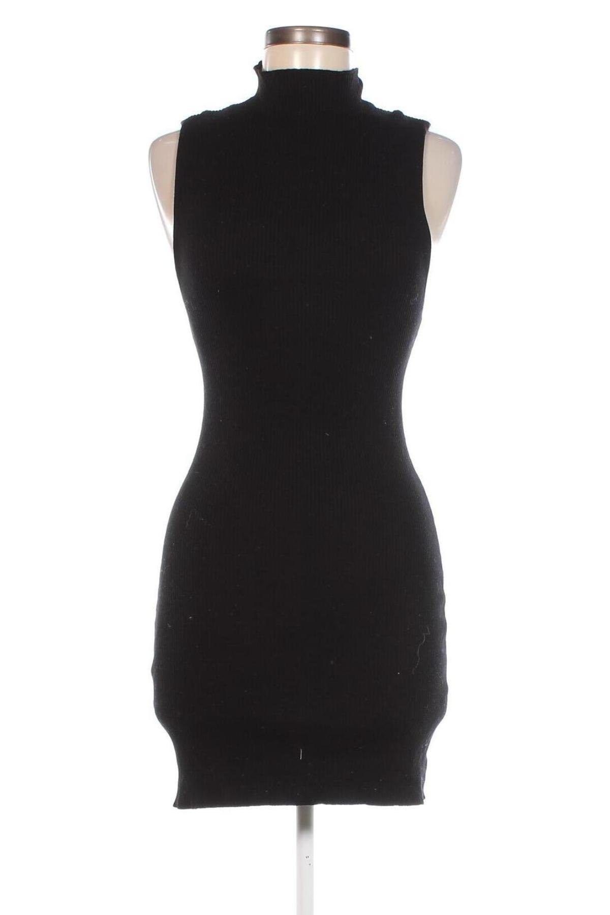 Šaty  Pull&Bear, Veľkosť L, Farba Čierna, Cena  16,36 €