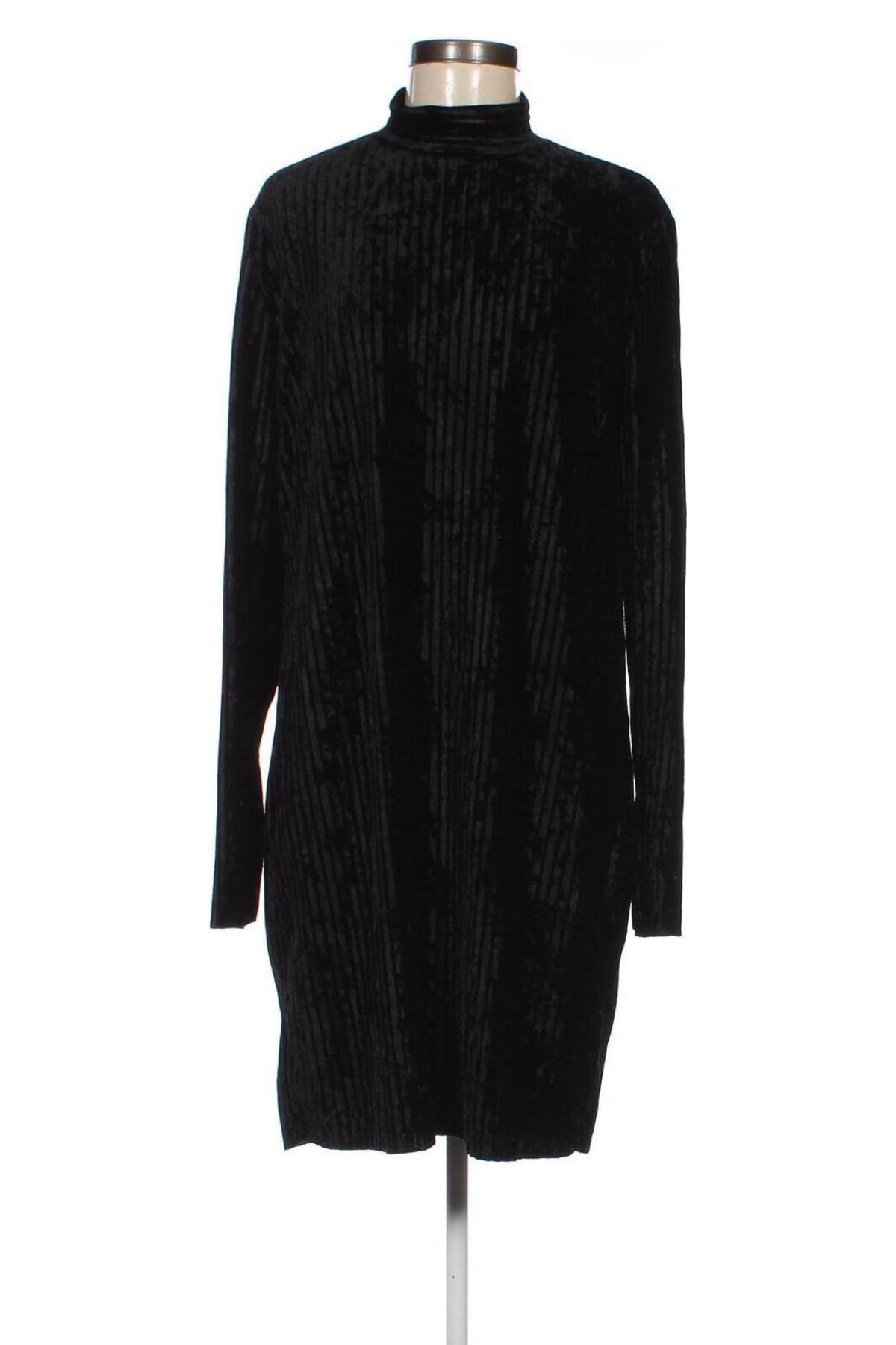 Φόρεμα Reserved, Μέγεθος XL, Χρώμα Μαύρο, Τιμή 7,18 €