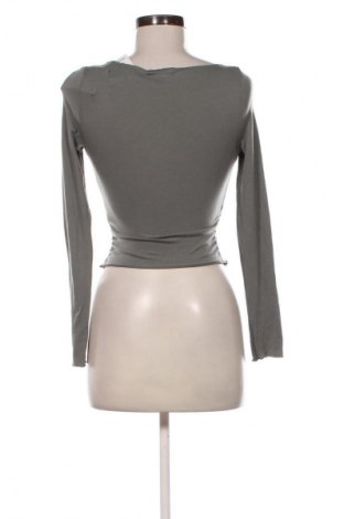 Damen Shirt Bershka, Größe M, Farbe Grün, Preis 15,86 €