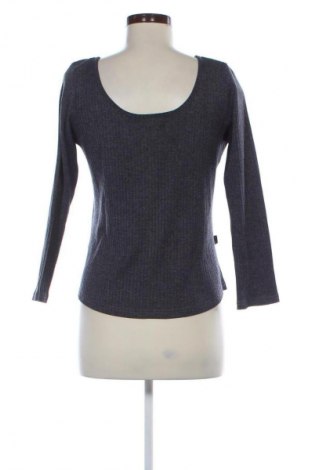 Damen Shirt Mat, Größe M, Farbe Grau, Preis 23,99 €