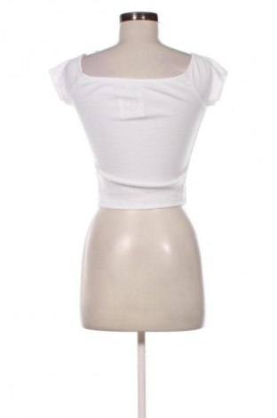 Damen Shirt Pull&Bear, Größe L, Farbe Weiß, Preis 9,72 €