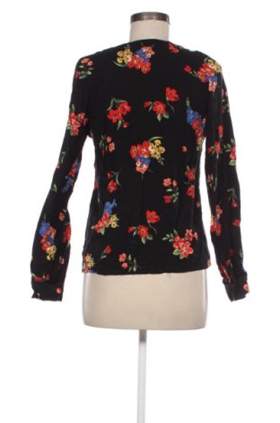 Damen Shirt Stradivarius, Größe M, Farbe Mehrfarbig, Preis 10,01 €