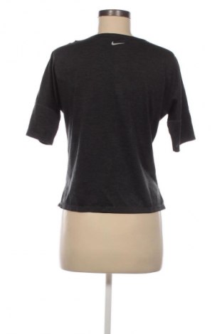 Γυναικείο t-shirt Nike, Μέγεθος S, Χρώμα Γκρί, Τιμή 17,99 €