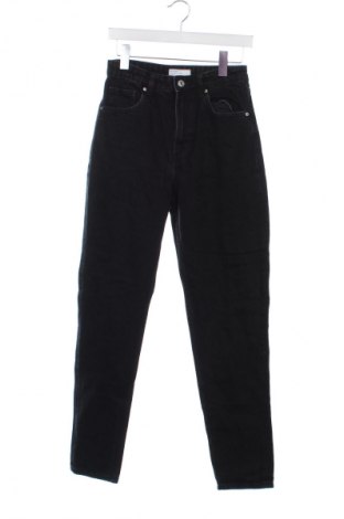 Dámské džíny  Bershka, Velikost XS, Barva Černá, Cena  209,00 Kč