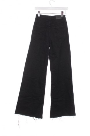 Damskie jeansy Bershka, Rozmiar XXS, Kolor Czarny, Cena 95,99 zł