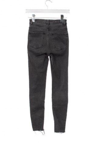 Női farmernadrág Bershka, Méret XS, Szín Szürke, Ár 5 800 Ft