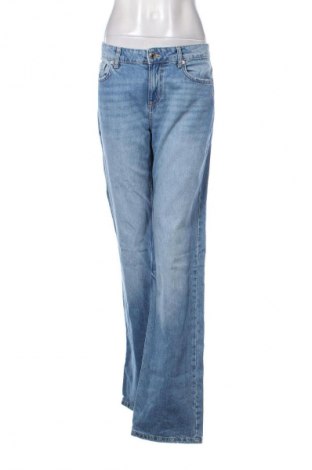 Γυναικείο Τζίν Bershka, Μέγεθος XL, Χρώμα Μπλέ, Τιμή 14,83 €