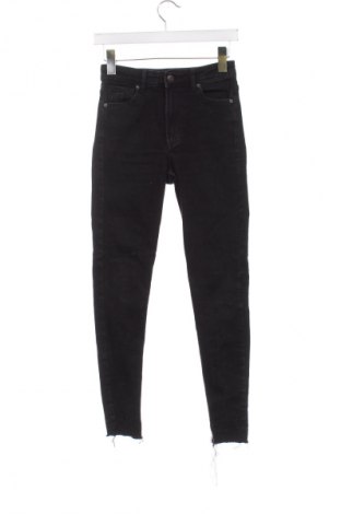 Blugi de femei Bershka, Mărime S, Culoare Negru, Preț 79,00 Lei