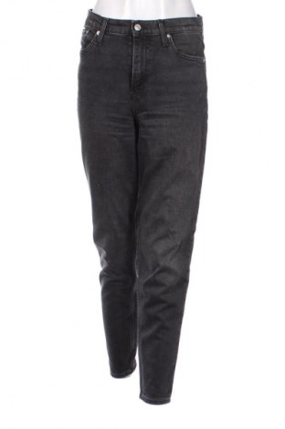 Női farmernadrág Calvin Klein Jeans, Méret M, Szín Szürke, Ár 18 349 Ft