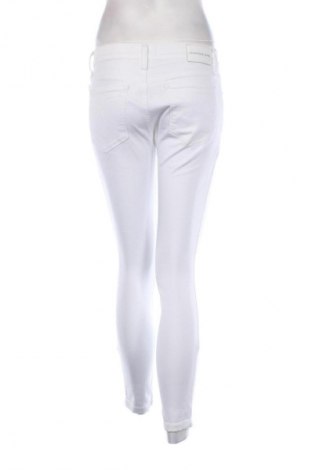 Damen Jeans Calvin Klein Jeans, Größe M, Farbe Weiß, Preis 34,78 €