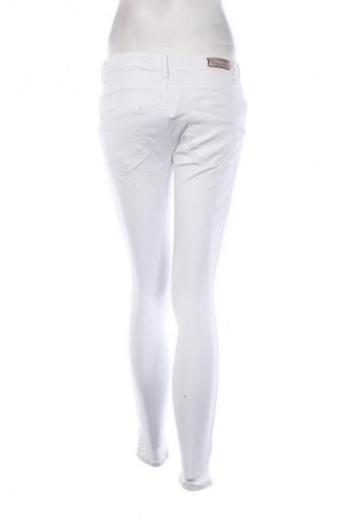 Blugi de femei ONLY, Mărime M, Culoare Alb, Preț 93,15 Lei