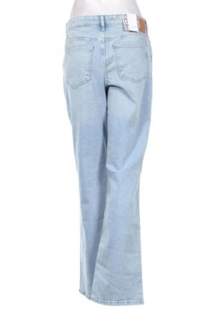 Damskie jeansy Pieces, Rozmiar L, Kolor Niebieski, Cena 252,99 zł
