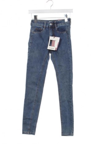 Damskie jeansy Pull&Bear, Rozmiar XS, Kolor Niebieski, Cena 104,89 zł