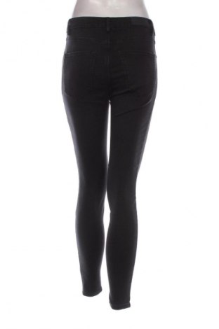 Dámské džíny  Pull&Bear, Velikost M, Barva Černá, Cena  367,00 Kč