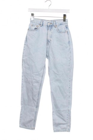 Dámske džínsy  Pull&Bear, Veľkosť XS, Farba Modrá, Cena  14,83 €