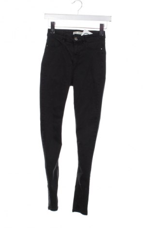 Damskie jeansy Stradivarius, Rozmiar XS, Kolor Czarny, Cena 66,29 zł