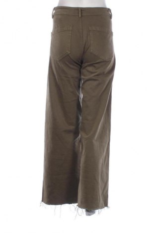 Damen Jeans Stradivarius, Größe S, Farbe Grün, Preis 15,00 €