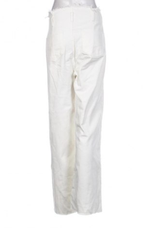 Damen Jeans Stradivarius, Größe S, Farbe Weiß, Preis 14,75 €