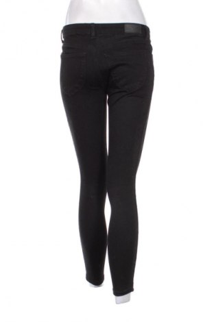 Damskie jeansy Vero Moda, Rozmiar S, Kolor Czarny, Cena 44,99 zł