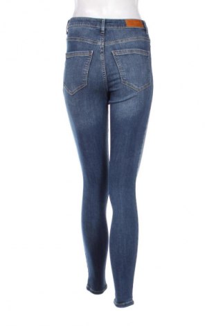 Дамски дънки Vero Moda, Размер S, Цвят Син, Цена 34,00 лв.