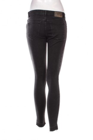 Damskie jeansy Zara, Rozmiar M, Kolor Czarny, Cena 88,99 zł