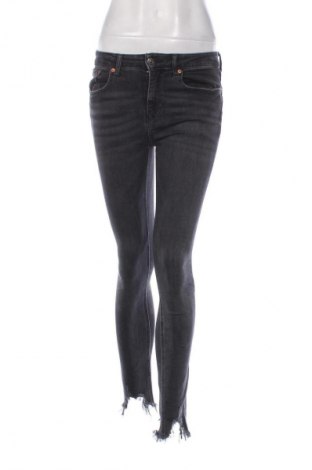 Damen Jeans Zara, Größe M, Farbe Grau, Preis 14,24 €