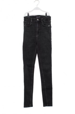 Дамски дънки Zara, Размер XS, Цвят Сив, Цена 26,65 лв.