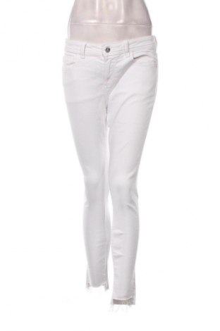 Damen Jeans Zara, Größe M, Farbe Weiß, Preis 18,99 €