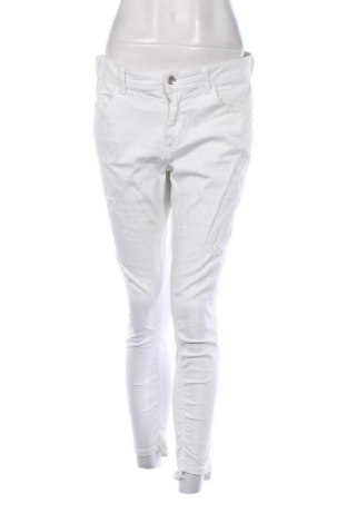 Damskie jeansy Zara, Rozmiar L, Kolor Biały, Cena 168,16 zł