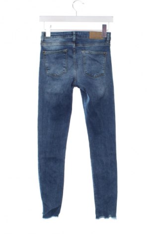 Дамски дънки Zara, Размер XS, Цвят Син, Цена 27,00 лв.