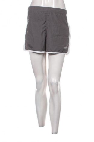 Pantaloni scurți de femei Adidas, Mărime M, Culoare Multicolor, Preț 115,99 Lei